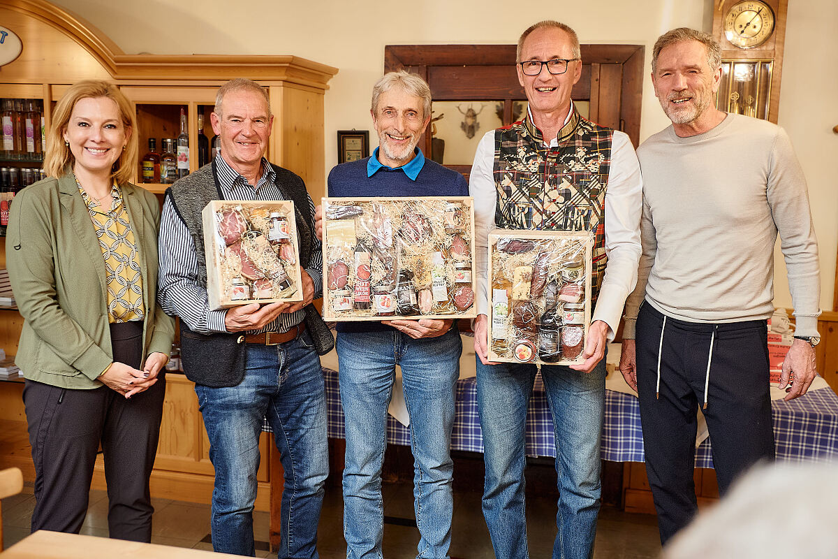 Traditionelles Benefiz-Tarock in Helfenberg mit prominenten Gästen