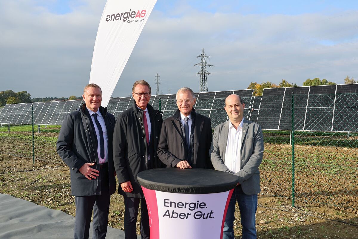 v.l.n.r.: Geschäftsführer Peter Stöckler (Energie AG Erzeugung), CEO Leonhard Schitter, Landeshauptmann Thomas Stelzer, Bürgermeister Andreas Stuhlberger