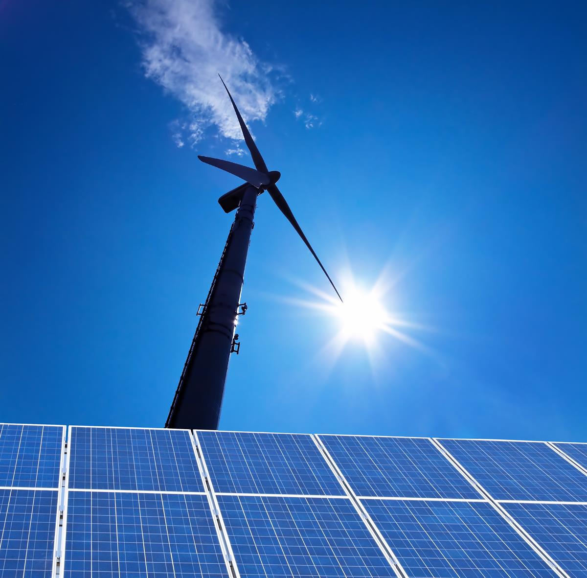 Imagebild erneuerbare Energien - Stromerzeugung aus Wind und Sonne