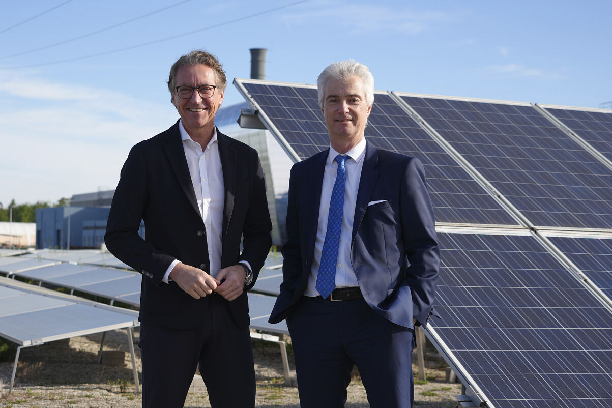 AMAG erweitert gemeinsam mit der Energie AG die bestehende Aufdach-PV-Anlage