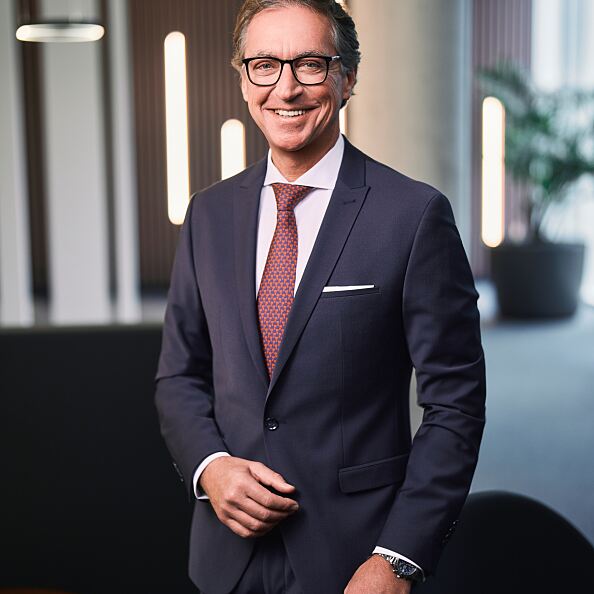 CEO Leonhard Schitter